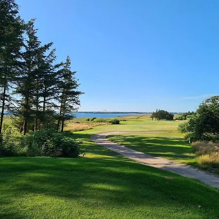 6 Person In Struer-by Traum 스트루에르